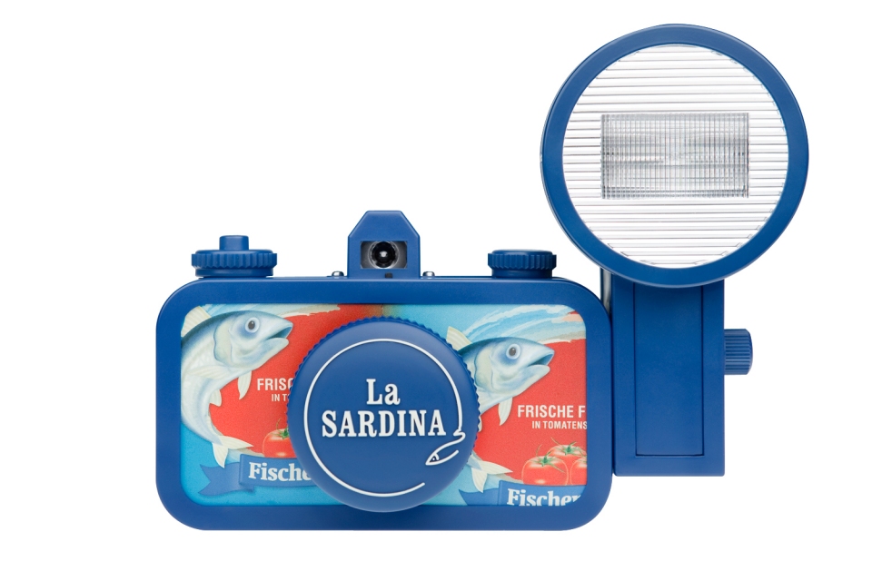 La Sardina Camera and Flash