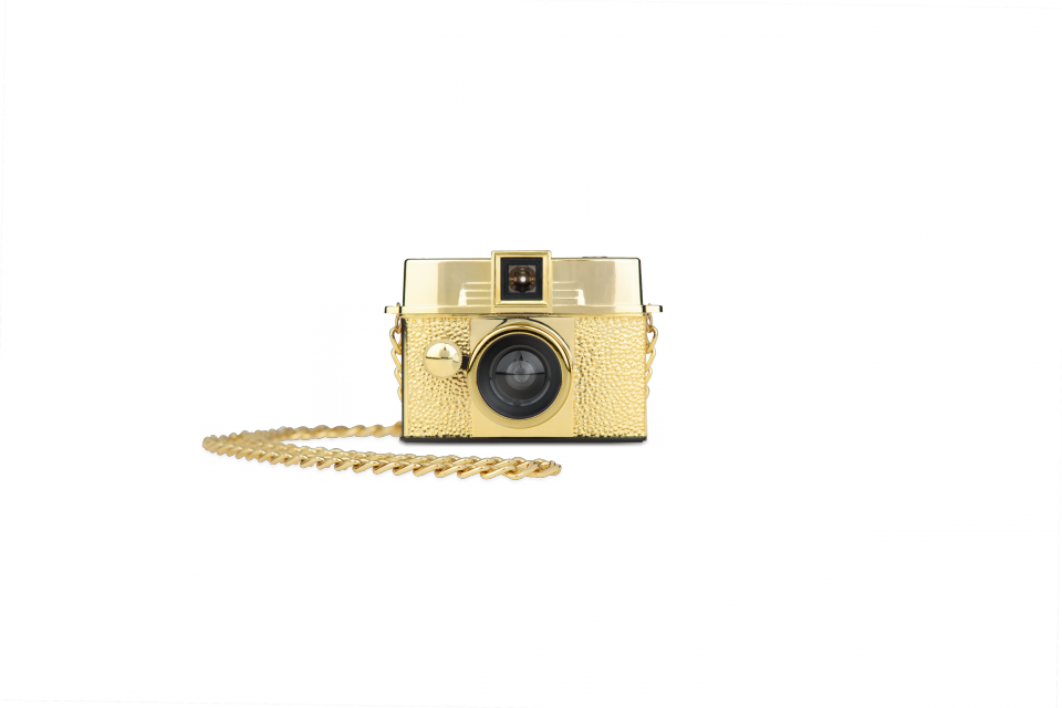 Die Diana Baby 110 Gold Edition Pocketfilmkamera von Lomography