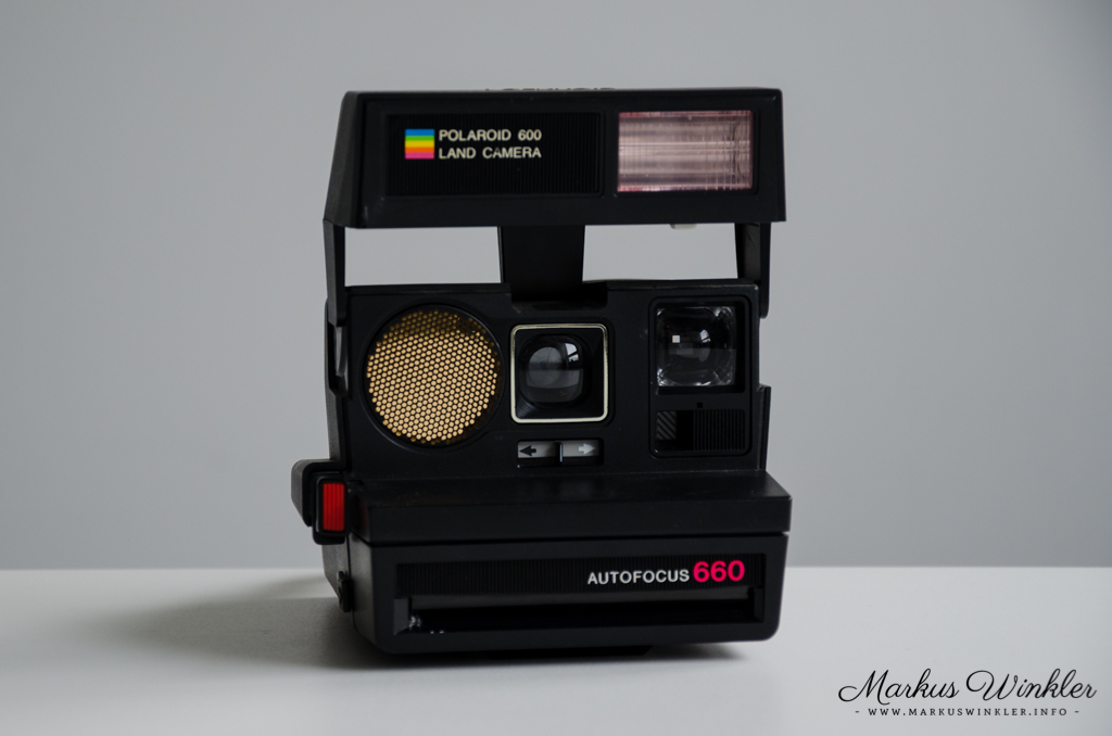 Polaroid 600 type Land Camera Sonar Autofocus Sun 660 Instant Film Ana