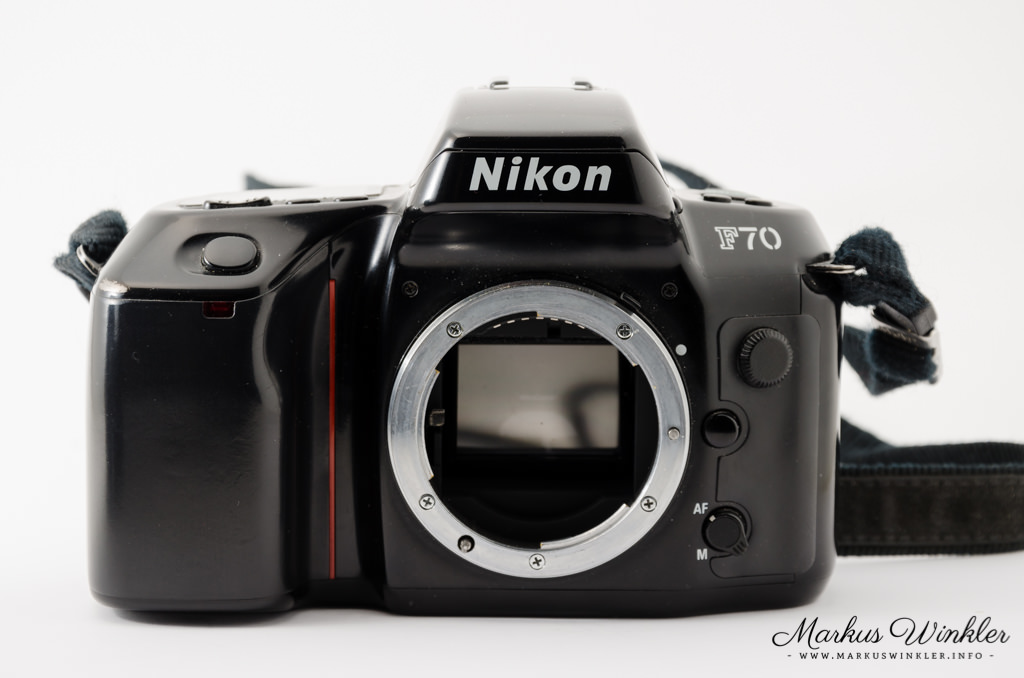 Nikon F70 - front