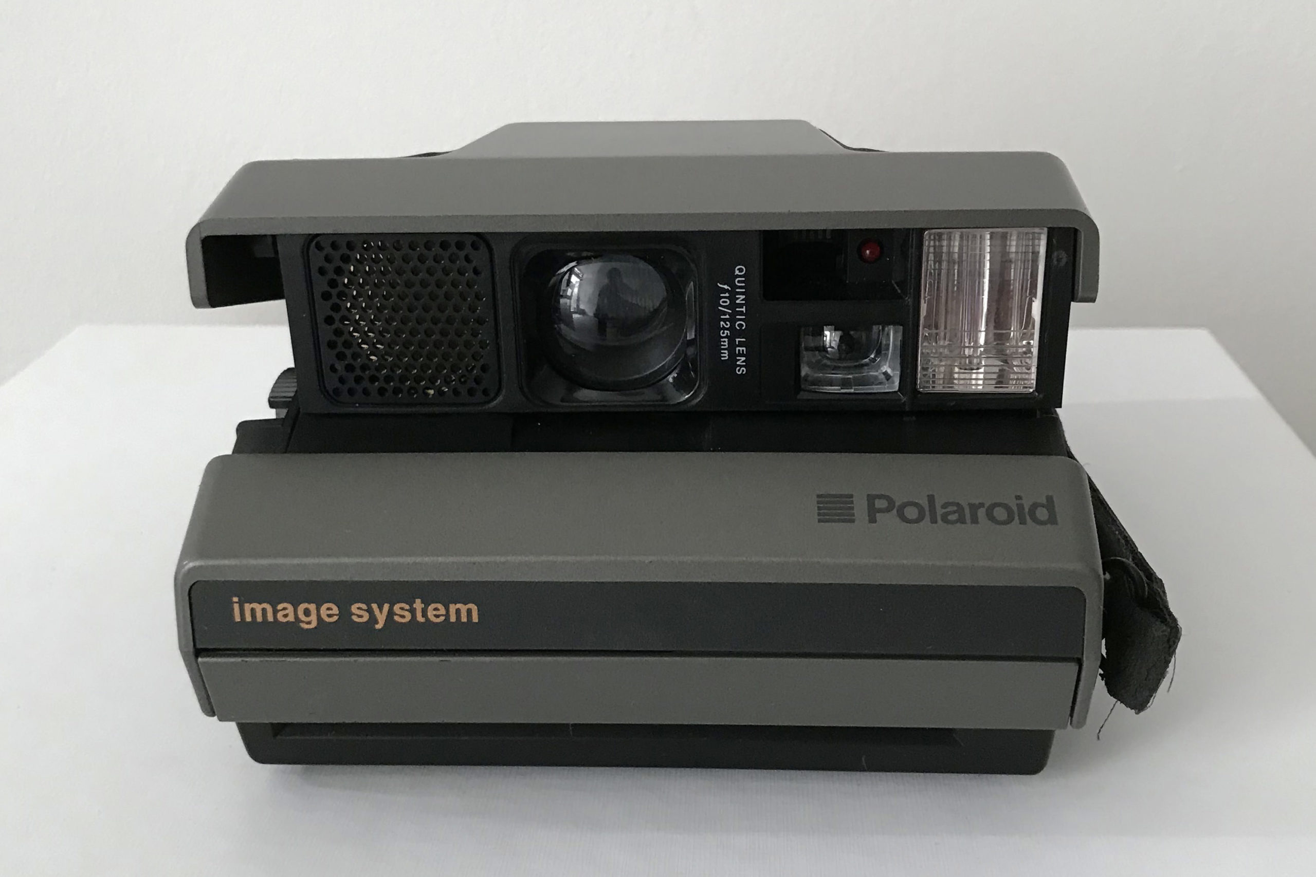 Polaroid Image - Functions, History, Batteries & Films