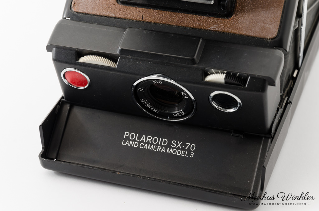 Polaroid SX-70 Model 3 - Features of the Polaroid camera