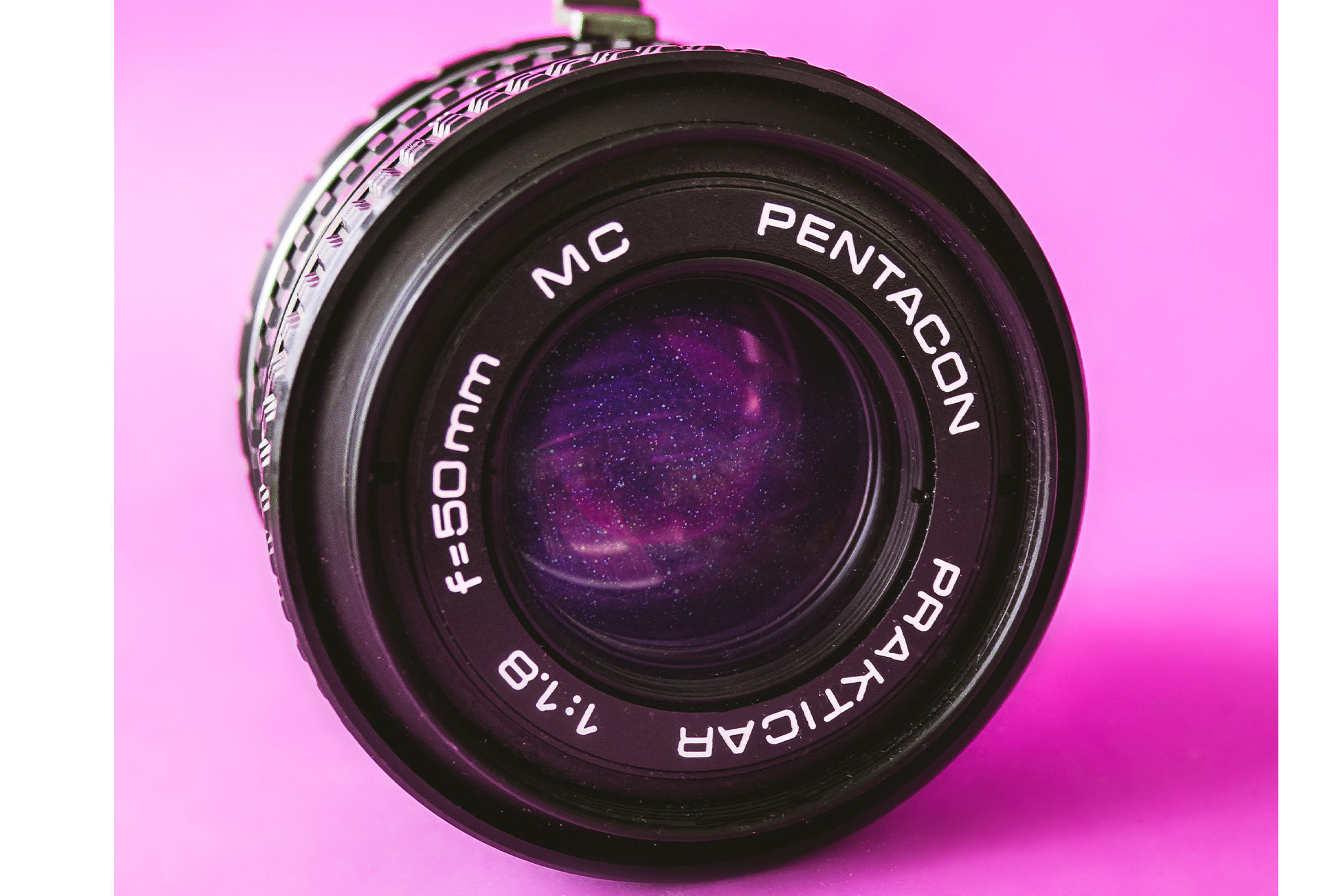 Pentacon-Prakticar-50mm-f-18-MC-objektiv