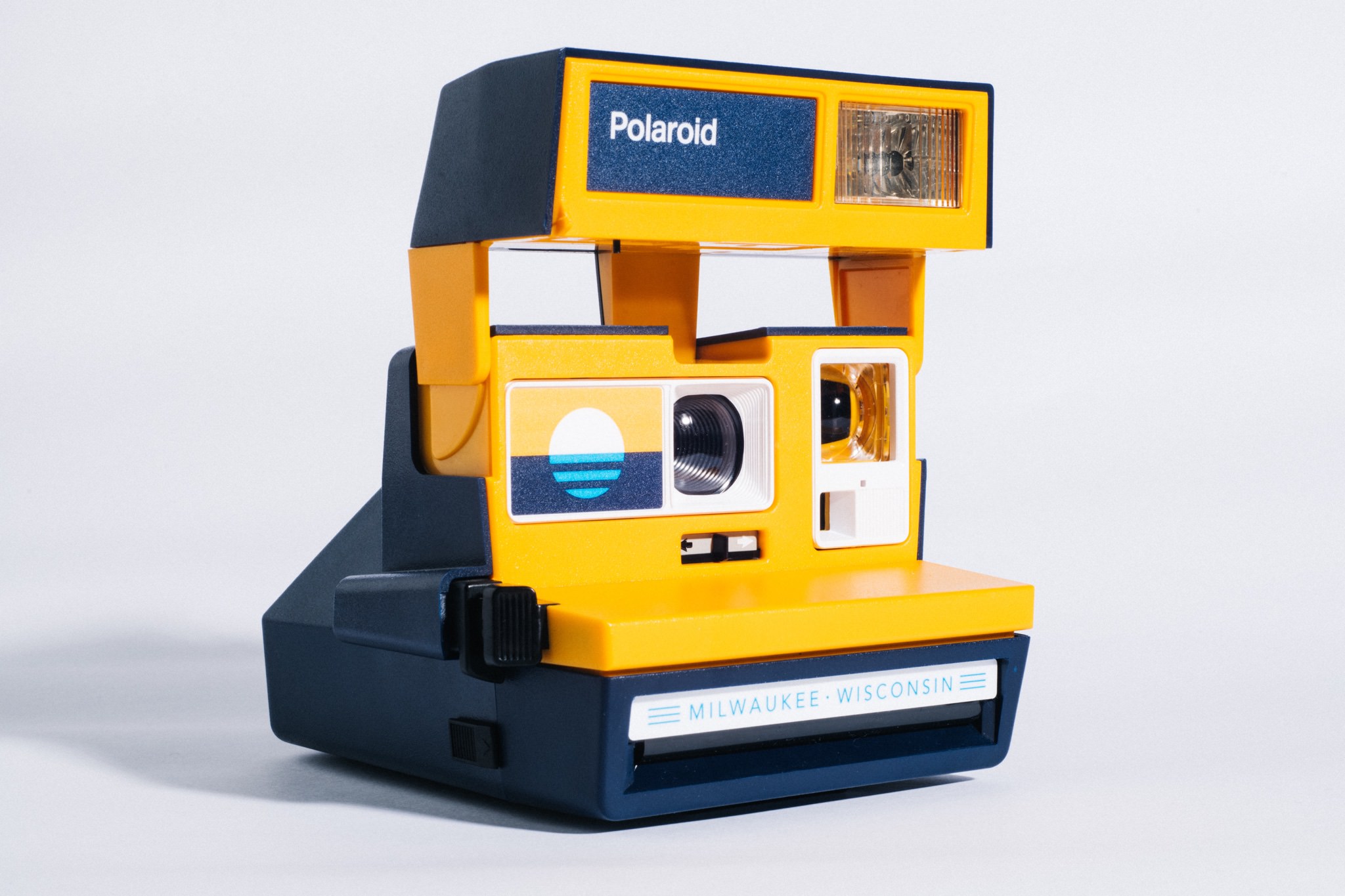 polaroid-milwaukee-instant-camera-edition
