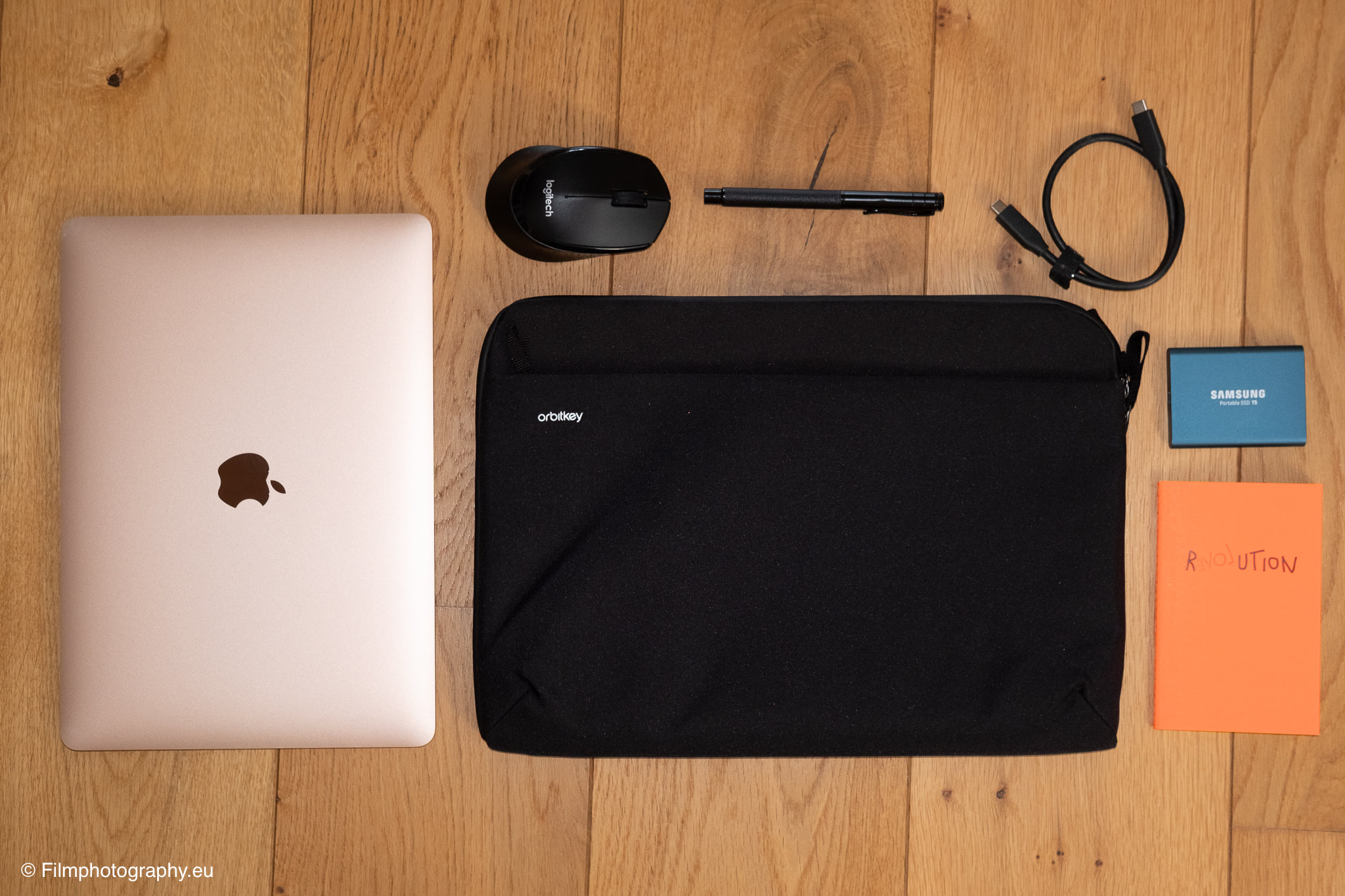 orbitkey-essentials-laptop-sleeve-review-12