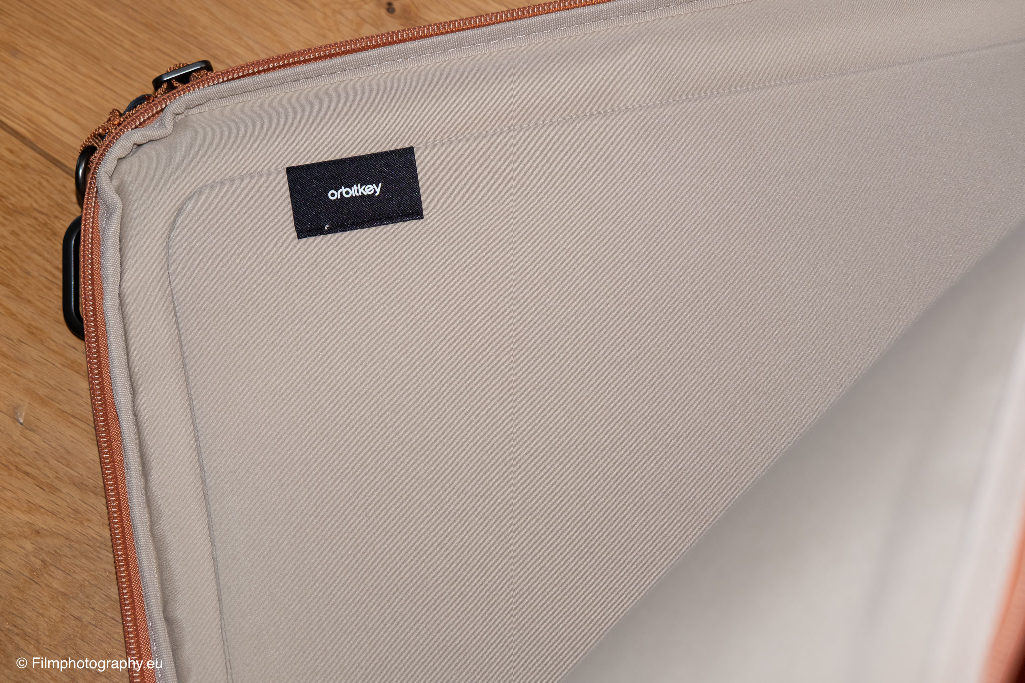 orbitkey-essentials-laptop-sleeve-review-18